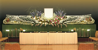故人のイメージに合わせたオリジナル葬花祭壇